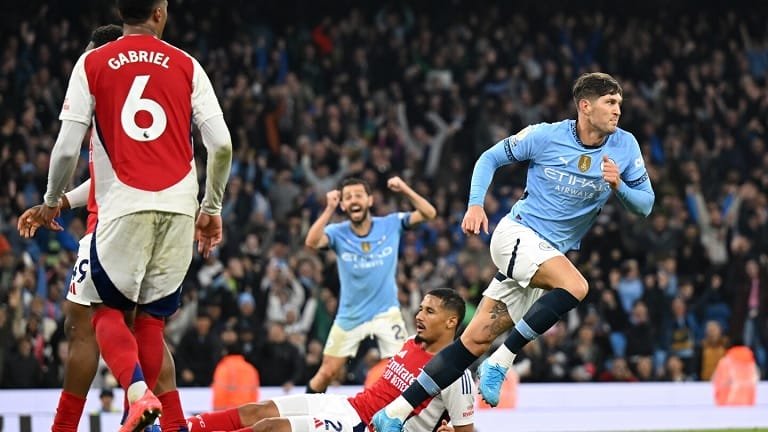 John Stones ghi bàn thắng gỡ hòa cho Man City ở phút cuối cùng (Nguồn: NBC Sports)
