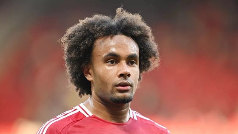 Zirkzee muốn ở lại Man Utd.