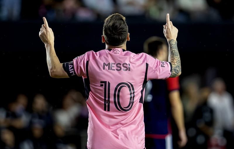 Messi từ chối làm HLV
