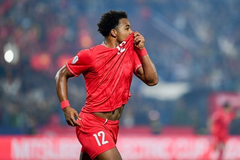 Xuân Son thể hiện rõ tình yêu dành cho Việt Nam (Ảnh: Rafaelson Fernandes).