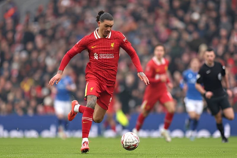 Nunez bị Fowler chê không đủ trình độ chơi cho Liverpool.