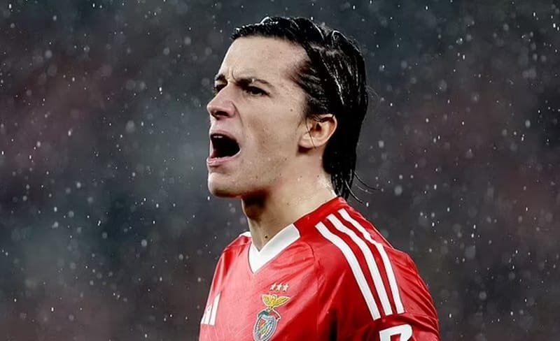 Man Utd thúc đẩy thương vụ Fernandez