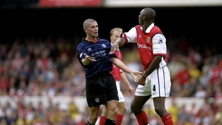 Man United vs Arsenal là cặp siêu kinh điển của bóng đá Anh những năm 2000