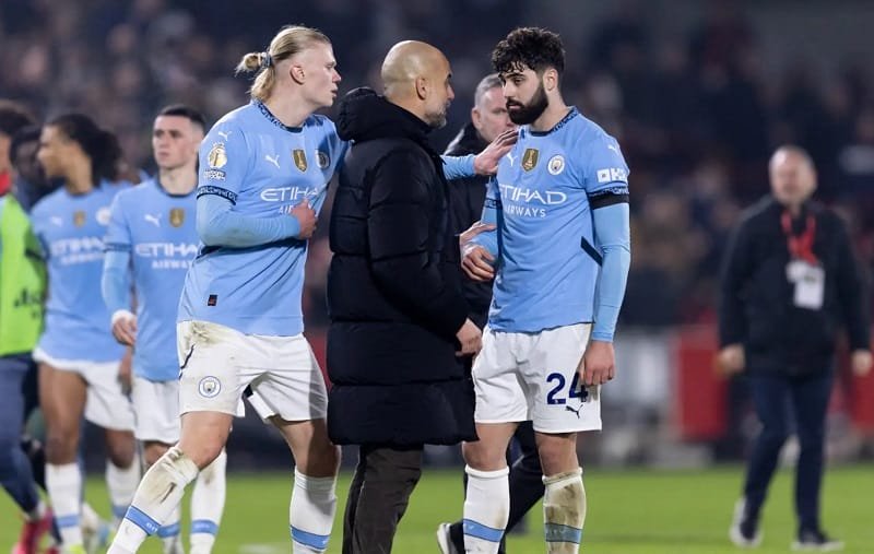 Pep Guardiola dặn dò cầu thủ Man City