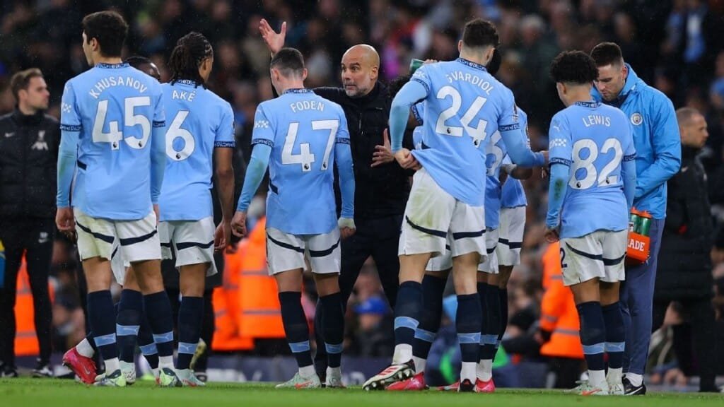 Pep Guardiola phải dùng đội hình trẻ để đấu với Liverpool